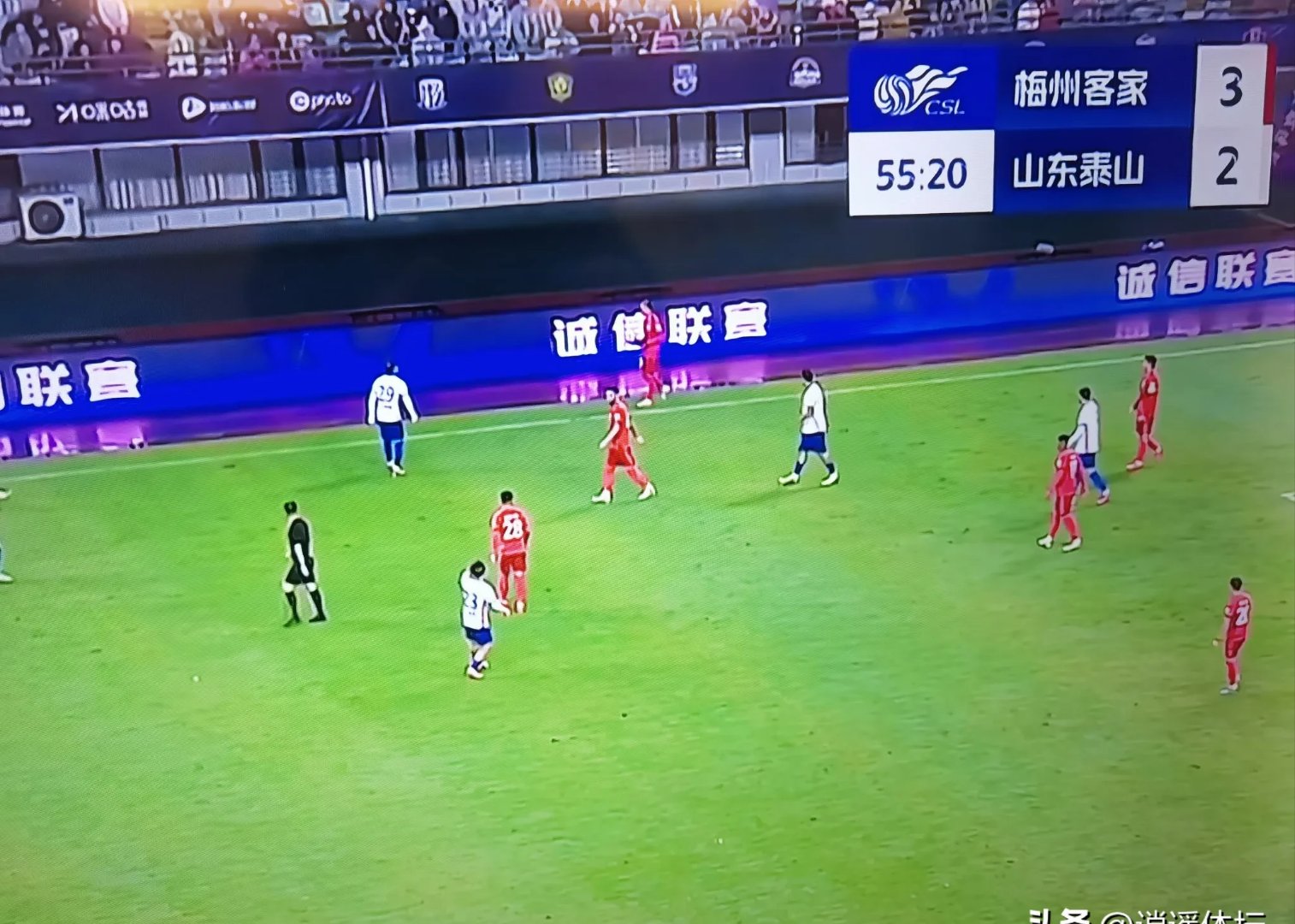 关于足球超级杯掀起高潮，关东旋风队大胜皖江麒麟队，战至最后一刻——主场山呼海啸的信息