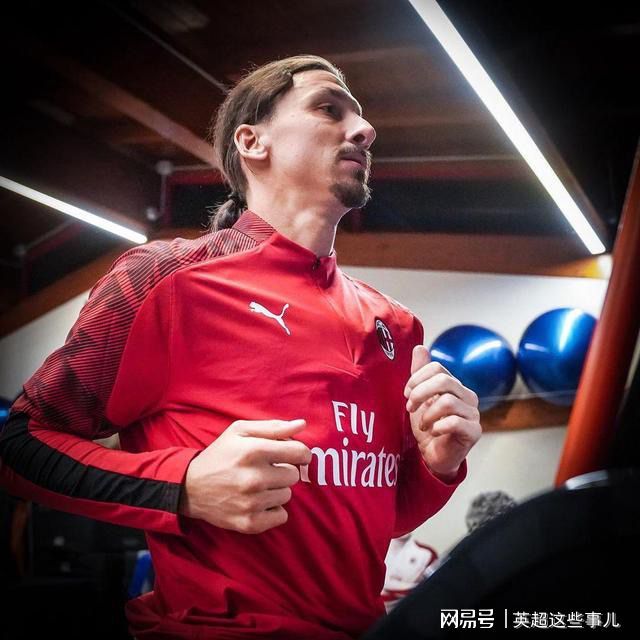 清晨体能课后,尤文图斯主帅复盘备战法甲,气氛紧张,高层口径保持一致的简单介绍 清晨体能课后,尤文图斯主帅复盘备战法甲,气氛紧张,高层口径保持一致的简单介绍